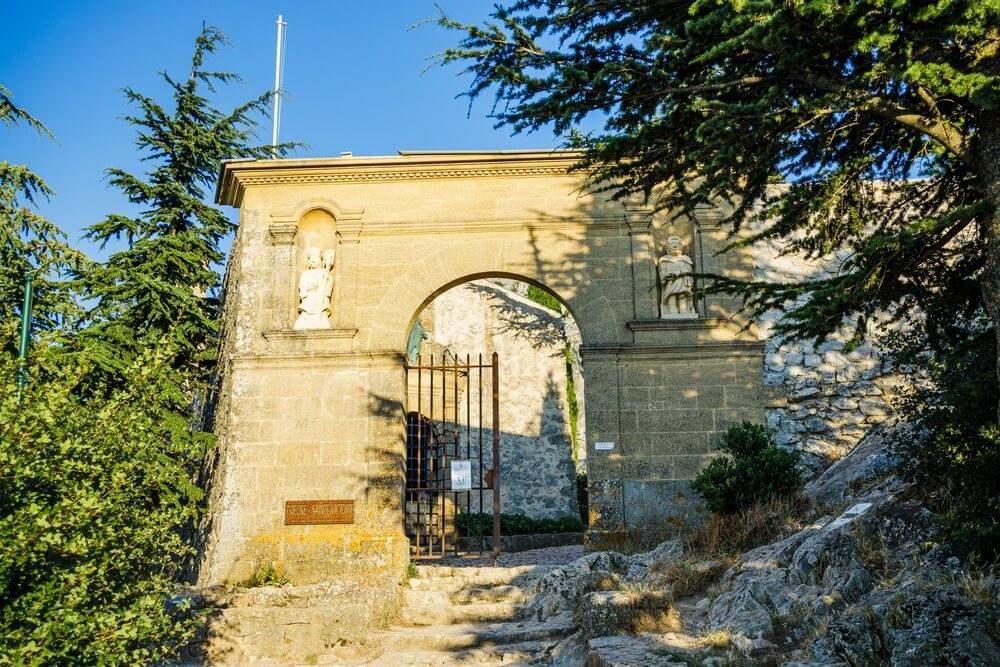 Die Berg Sainte-Victoire: Wanderungen, Aktivitäten und Besuche