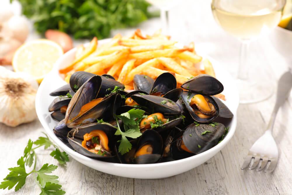 Muscheln mit Pommes