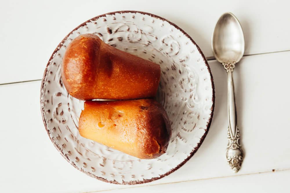Spezialitäten Paris Baba au Rhum