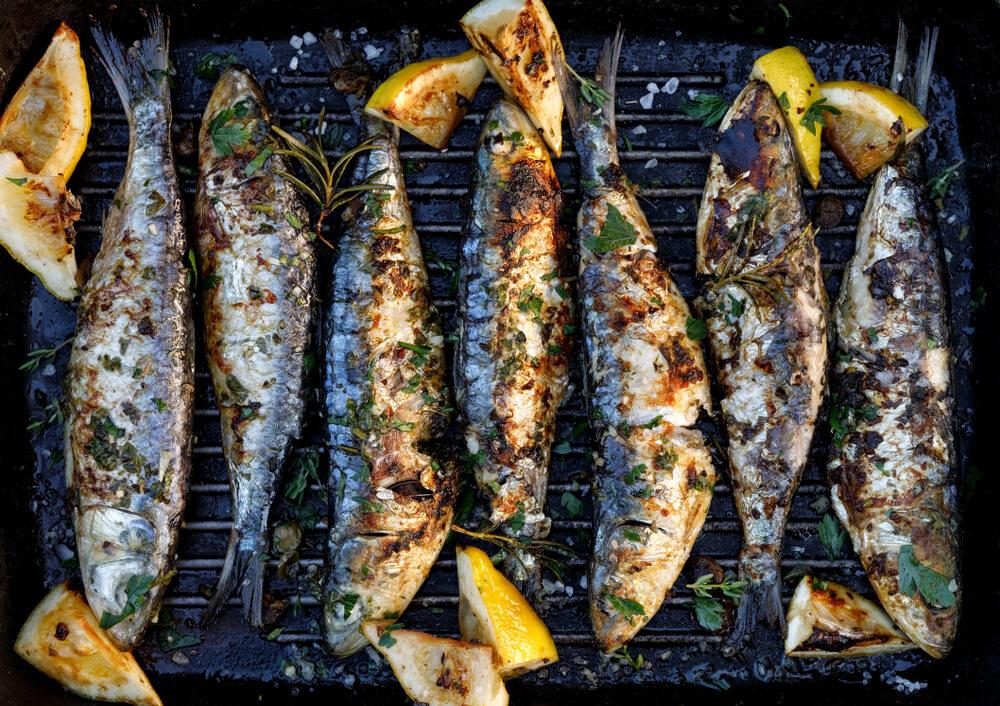 gegrillte sardinen