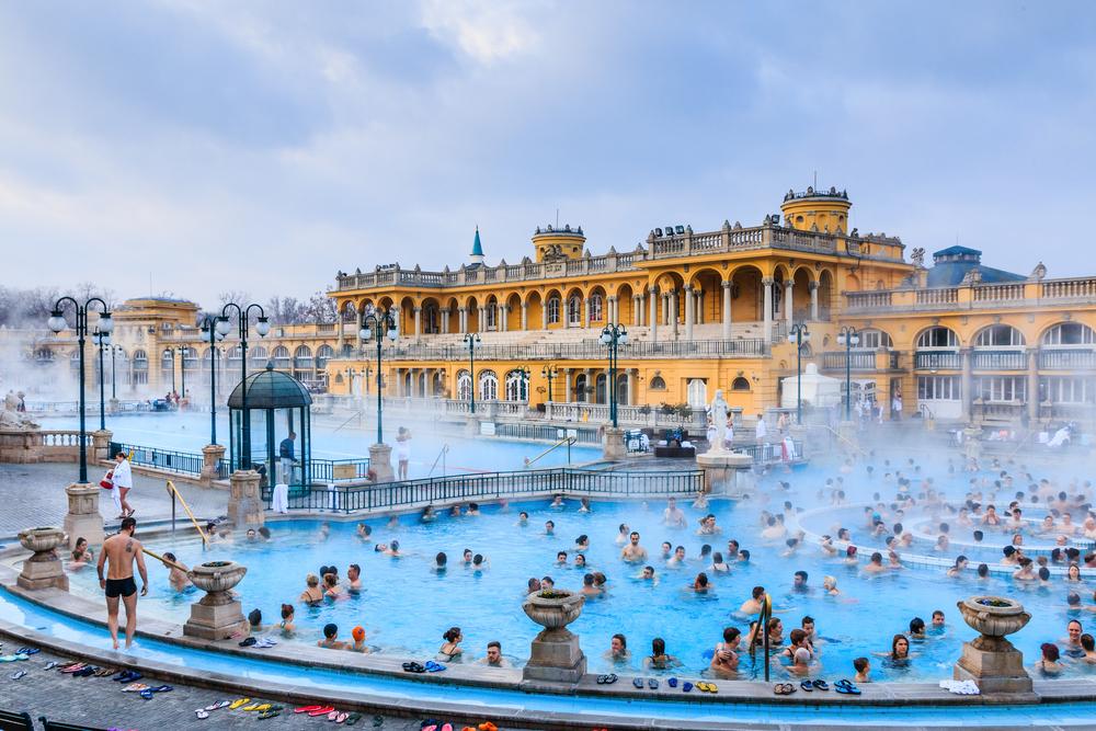 Budapest,,Ungarn.,Januar,01,,2018:,Szechenyi,Bäder,In,Budapest,,Ungarn.