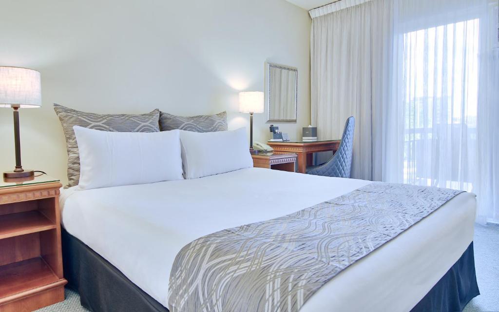 hotel 2 brisbane