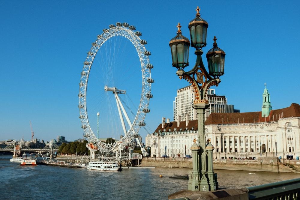 Vista del London Eye dal Ponte di Westminster