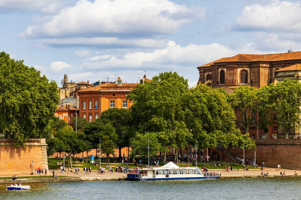 Toulouse,,Frankreich, ,08,18,2024 :,Kreuzfahrtschiff,Auf