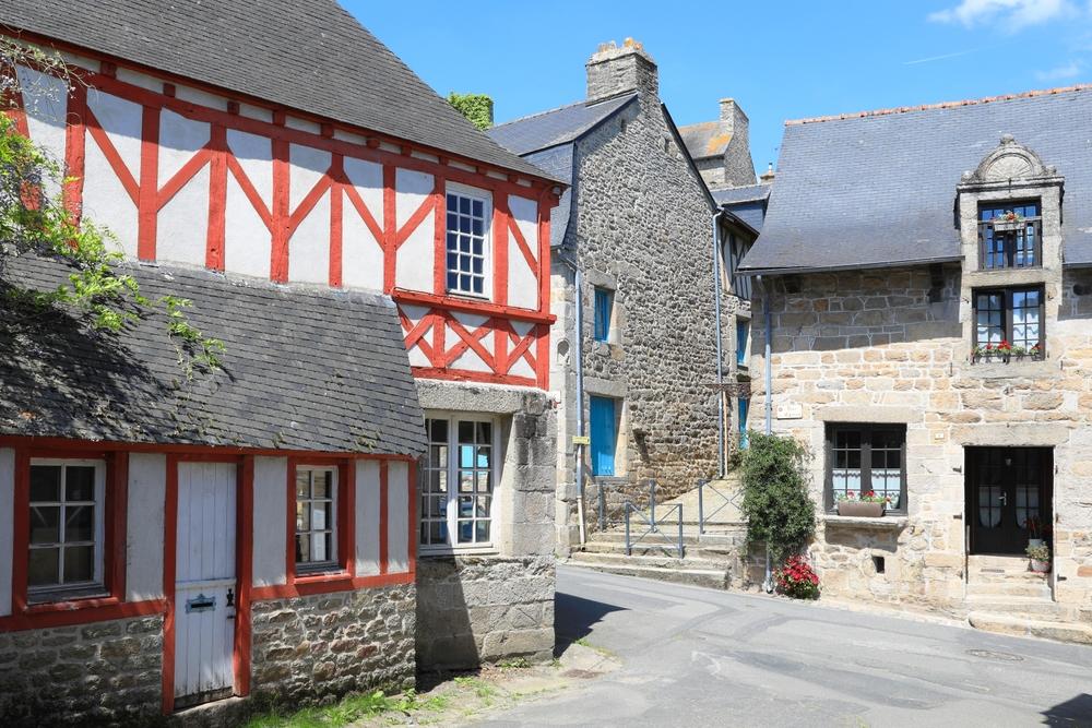 Mittelalterliches Dorf Moncontour in Côtes-d'Armor, Bretagne, Frankreich