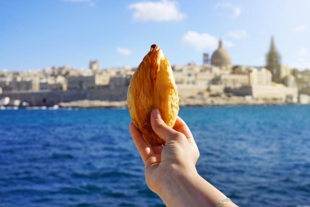 Tradizionale,Pasta,Savory,Pastizzi,Di,Malta,Con,Valletta,Centro,Storico