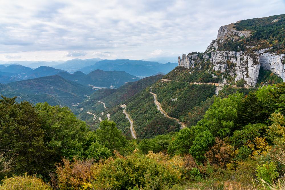 Französische Landschaft. Col de Rousset. Panoramablick auf die Höhen.