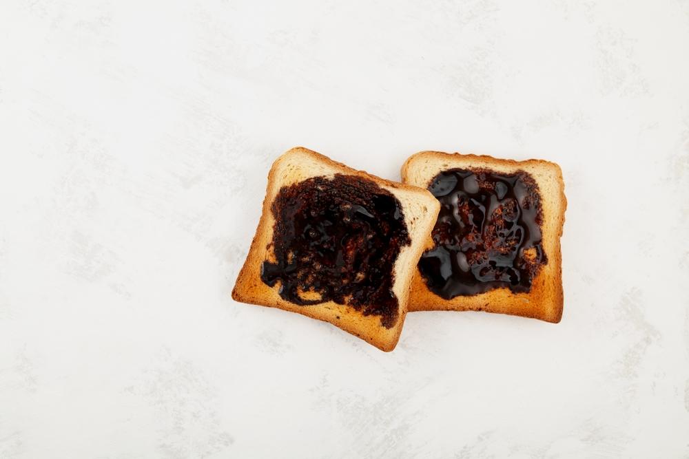 Zwei,Heiße,Toasts,Zum,Frühstück,,Draufsicht,Geröstetes,Aussie,Hausgemacht