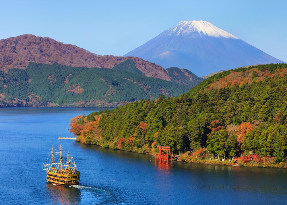 Berg Fuji und See Ashi mit Hakone-Tempel und Aussicht