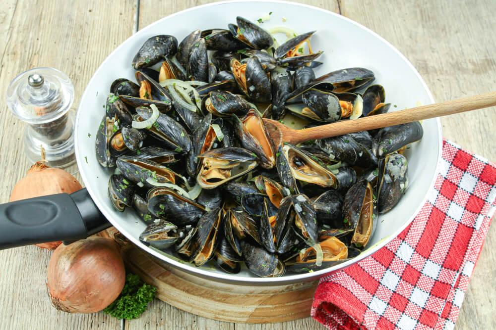 Spezialitäten Lille Moules marinières