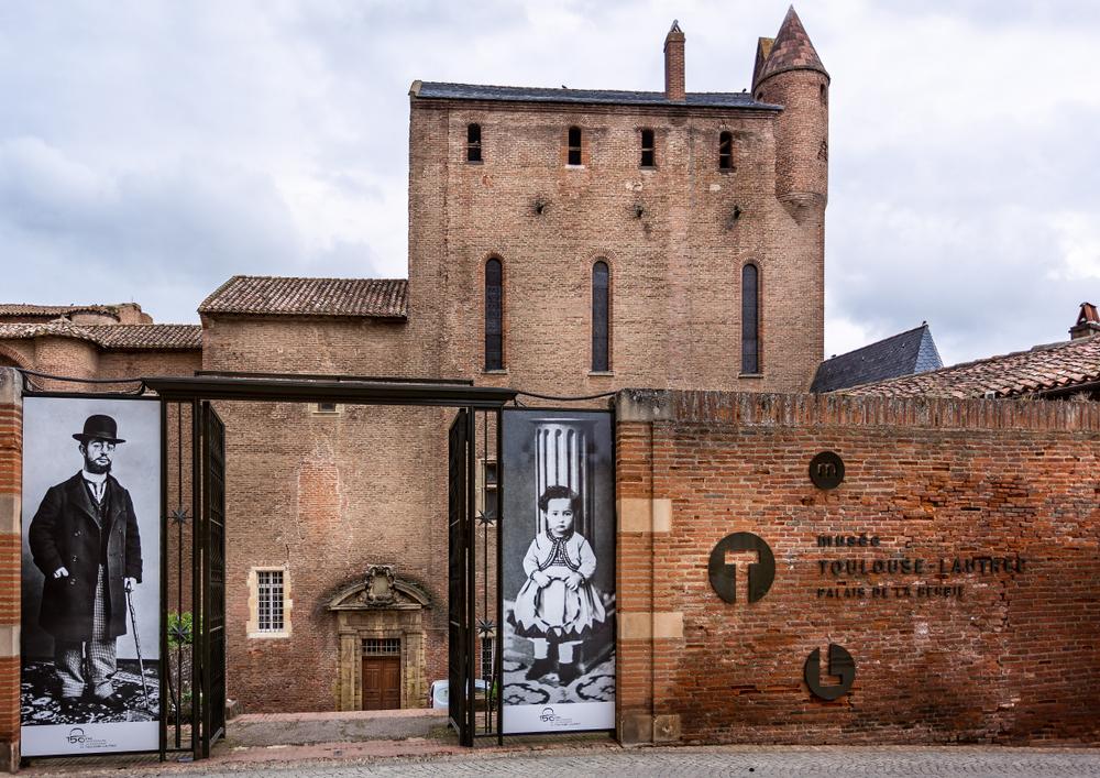 Museo,Toulouse,Lautrec,Exterior,En,Albi,,Francia,El,12,de,junio