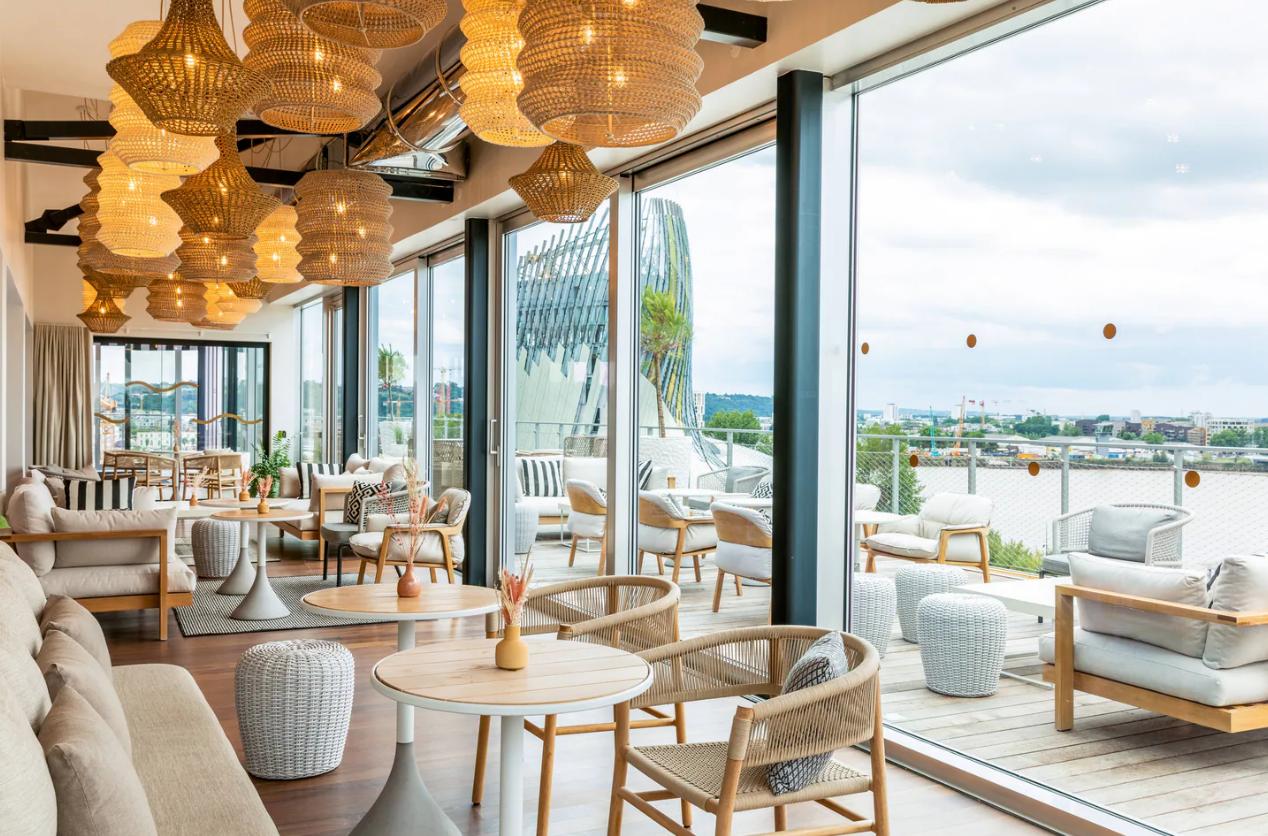 Hotel renaissance rooftop