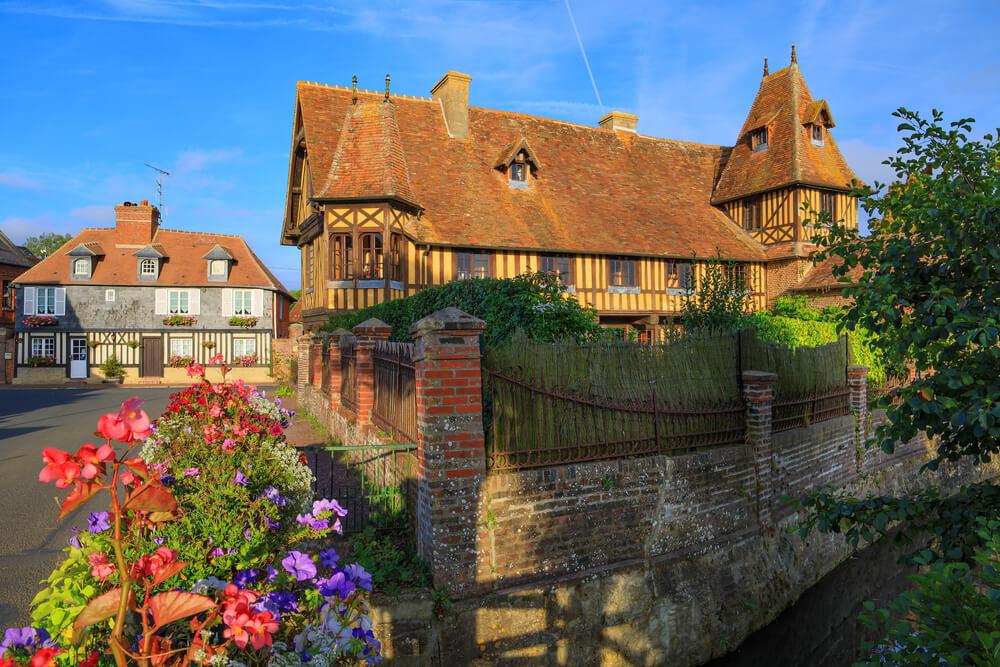 Blühendes Dorf Beuvron en Auge