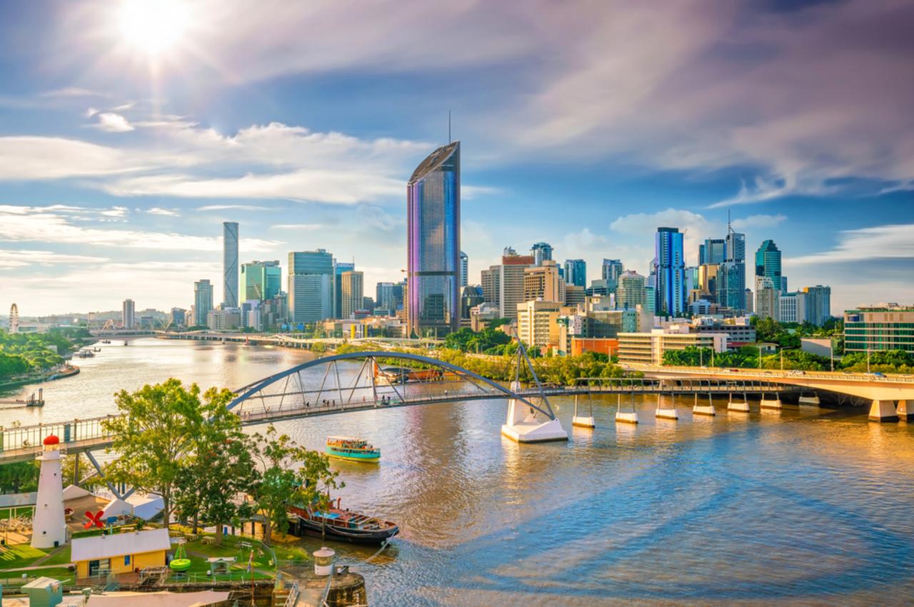 Brisbane,Stadt,Skyline,Und,Brisbane,Fluss,Bei,Sonnenuntergang,In,Australien