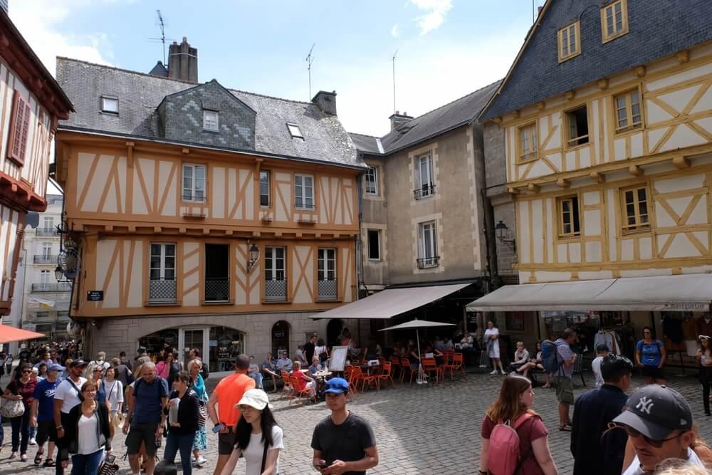 plaza henri