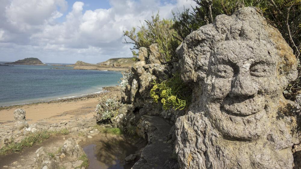 Skulpturen der Rothéneuf-Felsen bei Saint-Malo