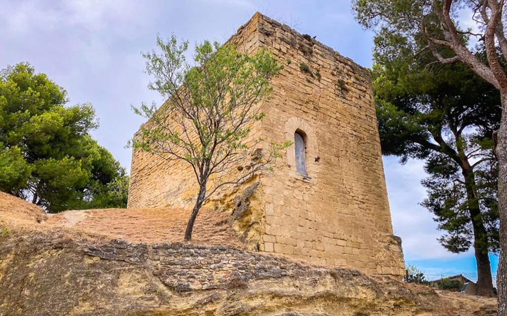 Donjon des Dorfes Cucuron