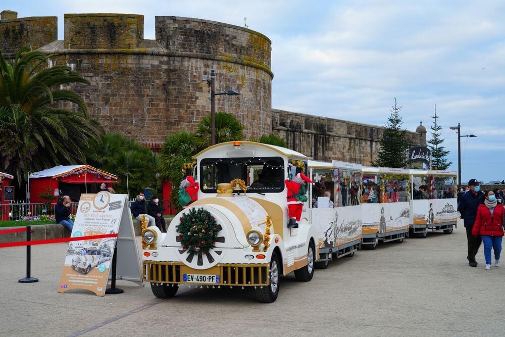 Saint-Malo im kleinen Zug besuchen