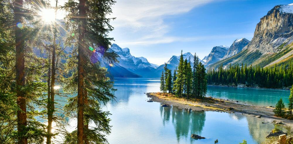 maligne lake spirit island jasper