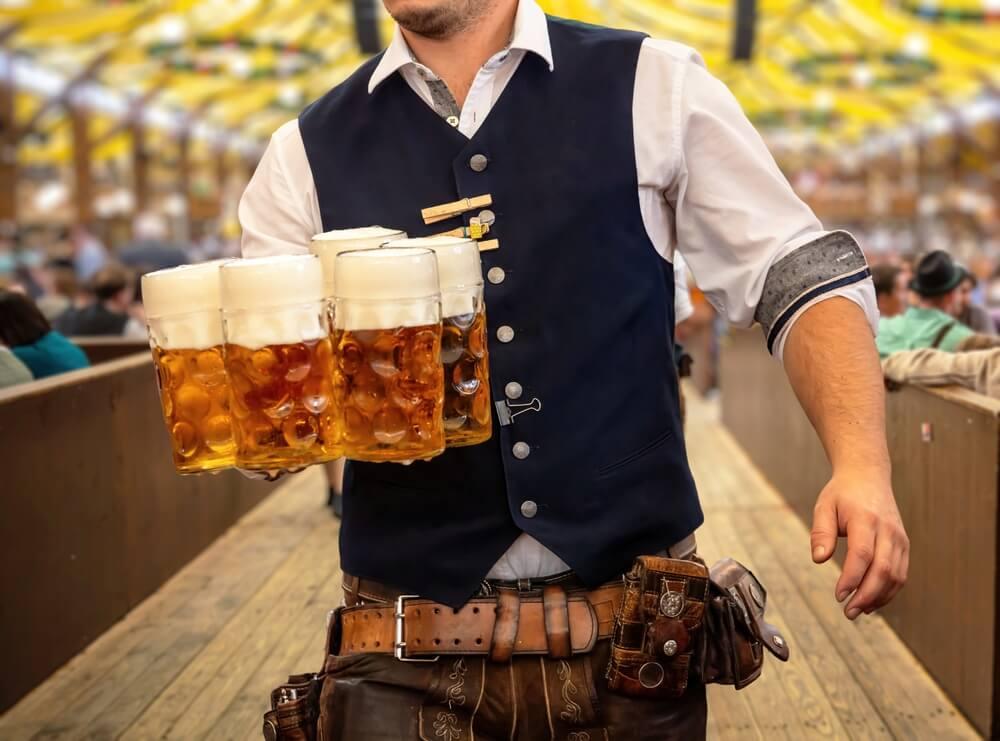 cameriere oktoberfest monaco