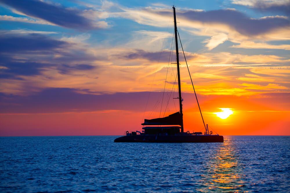 aktivitäten lissabon katamaran sunset boot lissabon