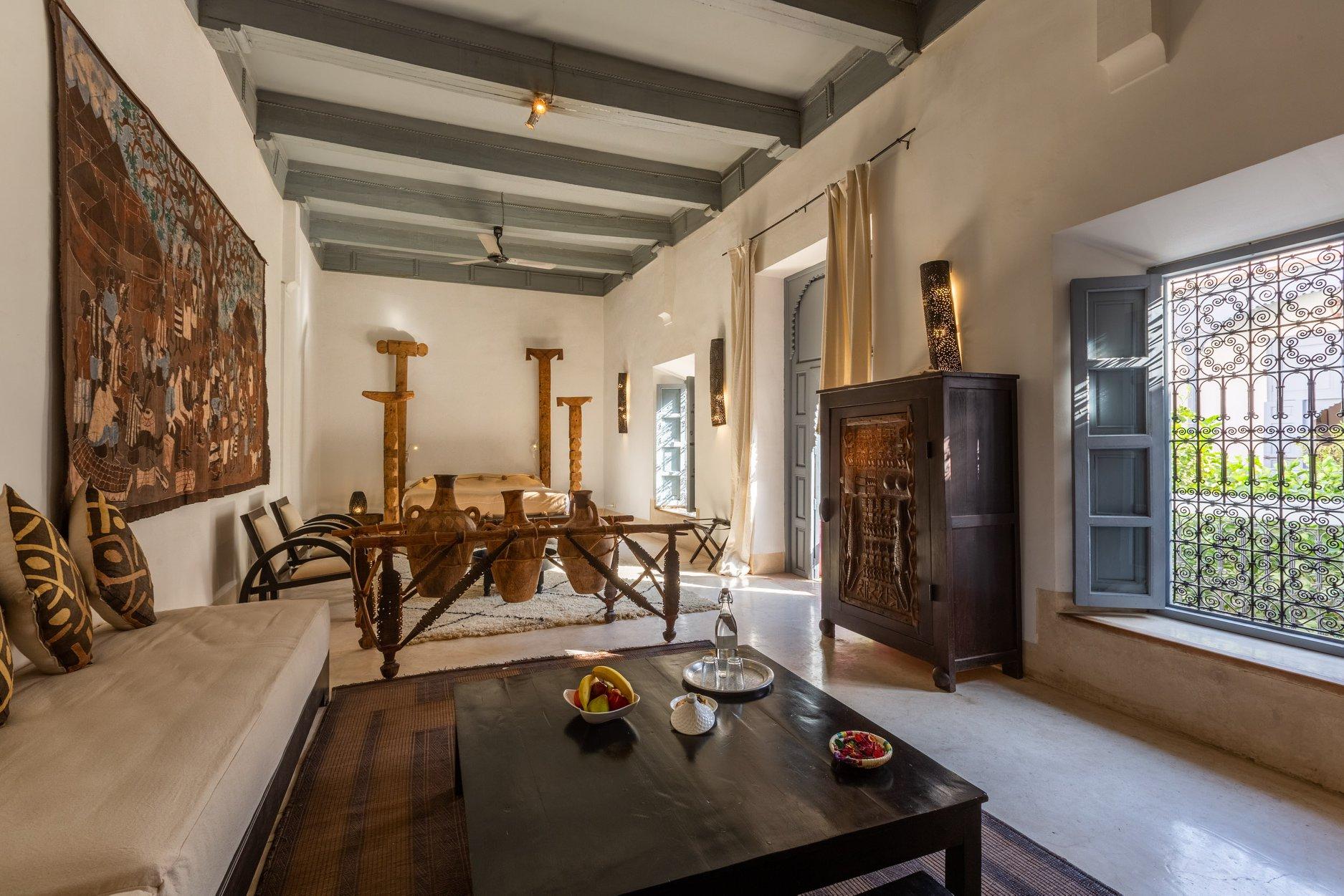 riad tchaikana camera